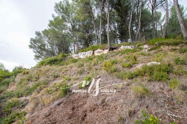 Maison de 181 m² sur terrain de 3070 m² - Meyreuil