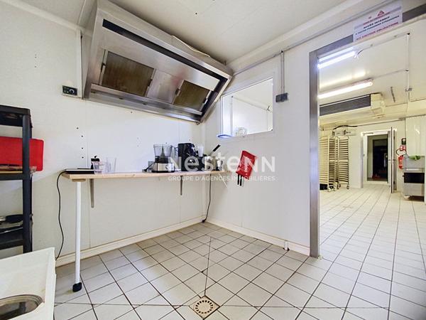 VALLAURIS - EMPLACEMENT N°1 - CENTRE VILLE-FOND DE COMMERCE-130 M2