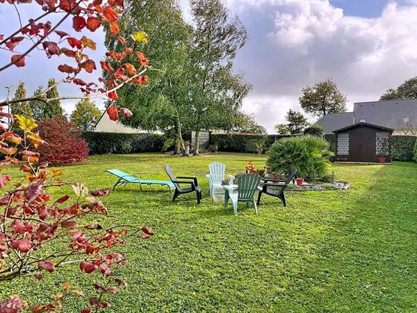 À vendre à Noyal-Muzillac, maison prête à vivre avec dépendance et prestations soignées