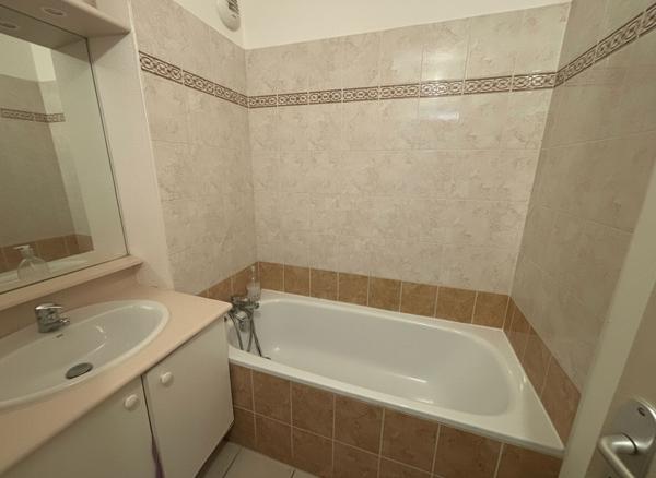 Appartement à Carcassonne avec extérieur et parking