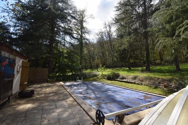 Maison à vendre  en pierre avec piscine  VERS (46)