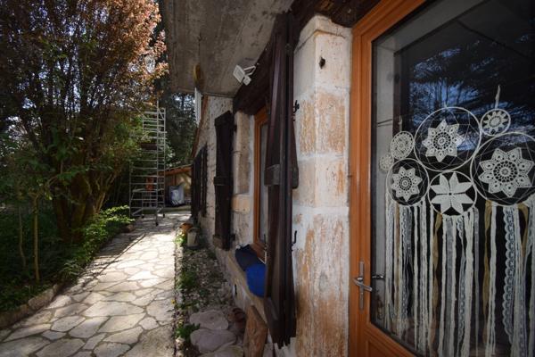 Maison à vendre  en pierre avec piscine  VERS (46)