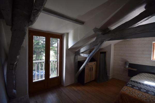 Maison à vendre  en pierre avec piscine  VERS (46)