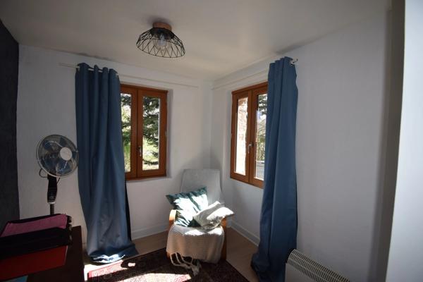 Maison à vendre  en pierre avec piscine  VERS (46)
