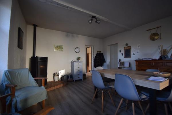 Maison à vendre  en pierre avec piscine  VERS (46)