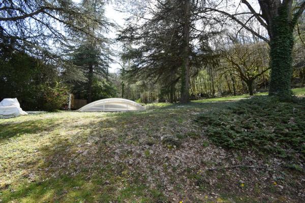 Maison à vendre  en pierre avec piscine  VERS (46)