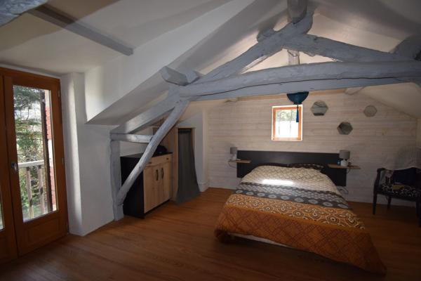 Maison à vendre  en pierre avec piscine  VERS (46)