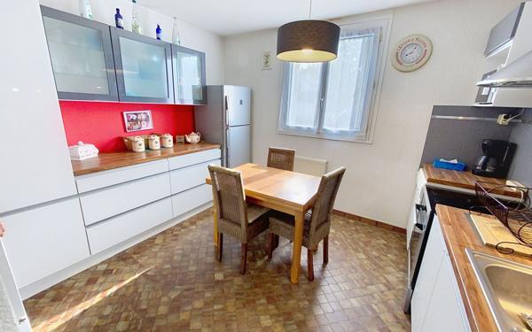 Appartement à vendre    4 pièces • 102 m2 La Riche