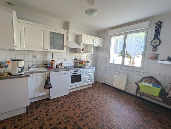 Maison familiale au calme - 3 chambres - garage - à 800 m du centre-ville de Challans