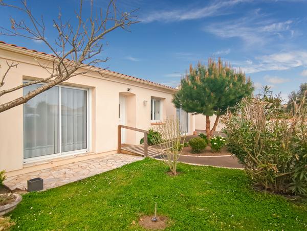 Maison familiale au calme - 3 chambres - garage - à 800 m du centre-ville de Challans