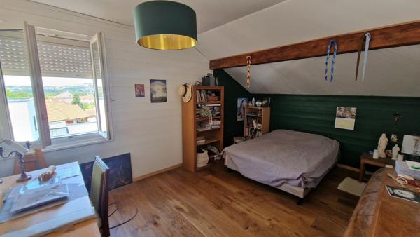 Saône- Maison familiale 200m2 -7 chambres- 8 ares de terrain