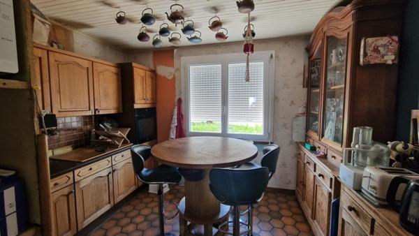 Saône- Maison familiale 200m2 -7 chambres- 8 ares de terrain