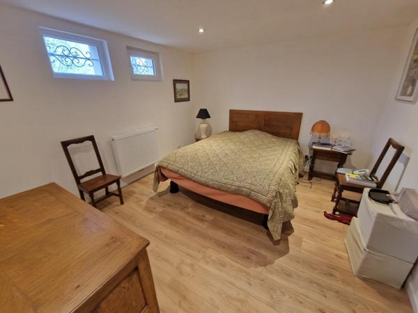 Saône- Maison familiale 200m2 -7 chambres- 8 ares de terrain