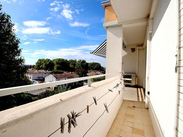 APPARTEMENT 77m² - 4 PIÈCES AVEC BALCON AU DERNIER ÉTAGE