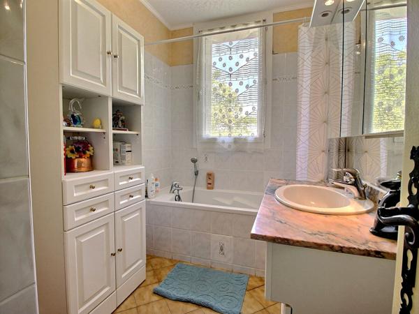 APPARTEMENT 77m² - 4 PIÈCES AVEC BALCON AU DERNIER ÉTAGE