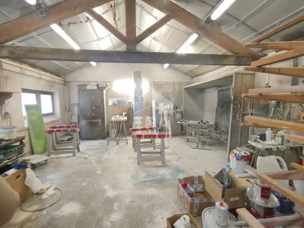 Local commercial Pusey 1815 m2