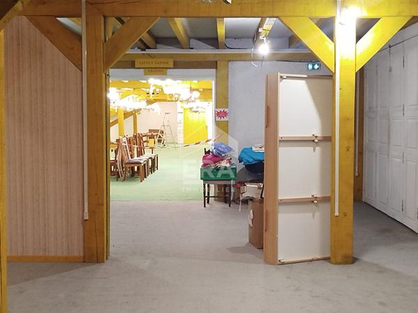 Local commercial Pusey 1815 m2