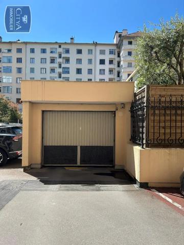 Parking à louer Annecy (74000)