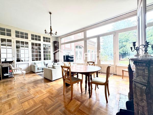 Hyper Centre ville -garage double et grand jardin!