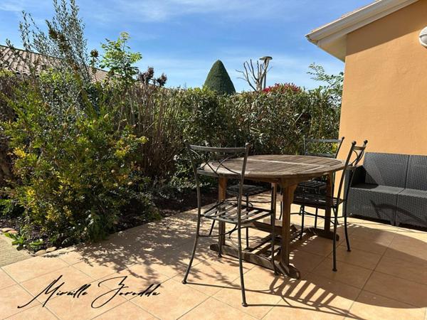 Jonquieres Saint Vincent  villa 3 pièces 60 m² avec terrasse, parking