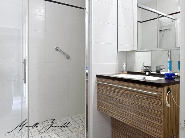 Jonquieres Saint Vincent  villa 3 pièces 60 m² avec terrasse, parking