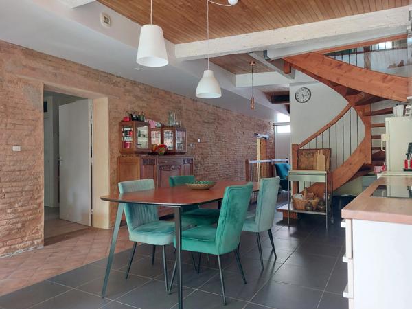 A vendre montauban. Maison de charme atypique, rénovée dans un esprit écologique, 7 pièces MONTAUBAN (82), 200m² habitables, jardin et dépendance