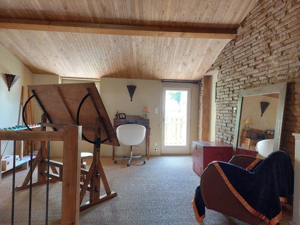 A vendre montauban. Maison de charme atypique, rénovée dans un esprit écologique, 7 pièces MONTAUBAN (82), 200m² habitables, jardin et dépendance