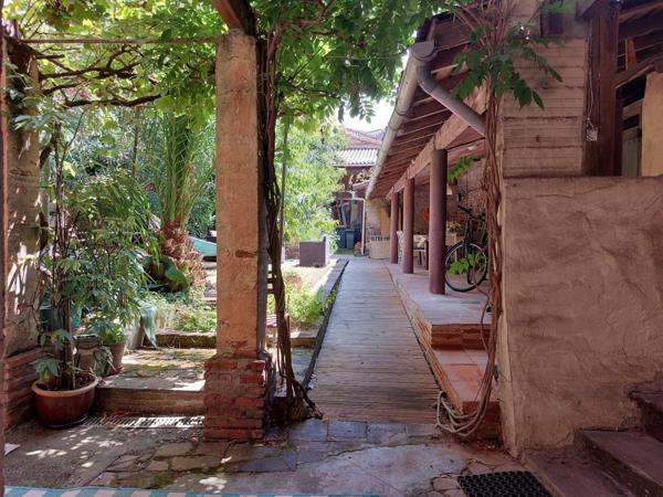 A vendre montauban. Maison de charme atypique, rénovée dans un esprit écologique, 7 pièces MONTAUBAN (82), 200m² habitables, jardin et dépendance