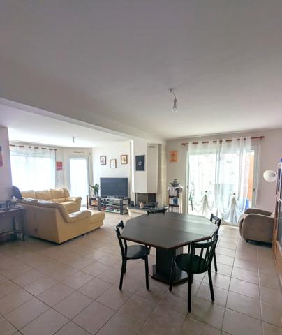 Montreuil-le-Gast (35520) Maison familiale coeur de bourg