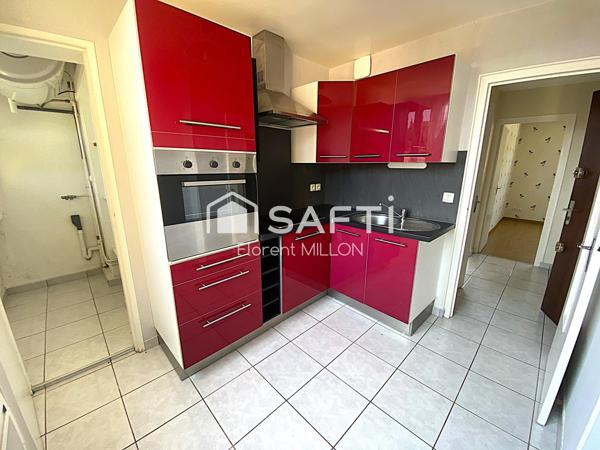 Spacieux T3 avec balcon et vue dégagée.
