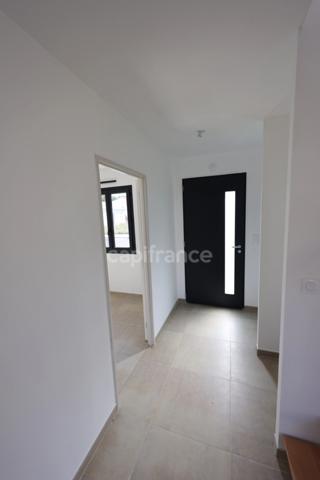 Maison familiale 126 m² à Nouaillé-Maupertuis – Ultra-économe (33 kWh/m²/an), grande suite parentale, belles finitions et prestations, proche Poitiers.