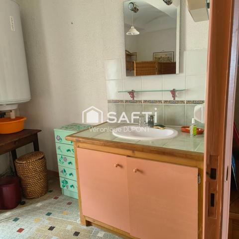 Maison dans le centre du village