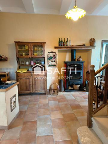 Maison dans le centre du village