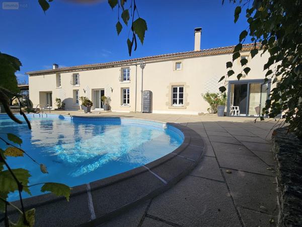 Maison à vendre à Plaine-et-Vallées dans les Deux-Sèvres (79600), ref : 79025-300-79025