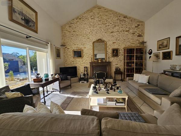 Maison à vendre à Plaine-et-Vallées dans les Deux-Sèvres (79600), ref : 79025-300-79025