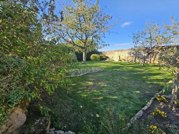 Maison à vendre à Plaine-et-Vallées dans les Deux-Sèvres (79600), ref : 79025-300-79025