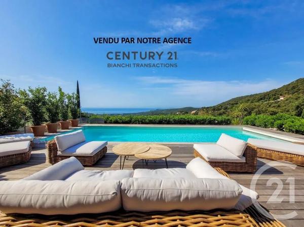 Maison à vendre  6 pièces - 240 m 2   CAVALAIRE SUR MER  - 83