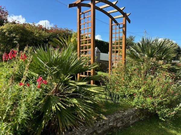 Penty Breton avec dépendance et terrain arboré &carport