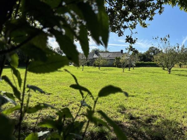 Penty Breton avec dépendance et terrain arboré &carport