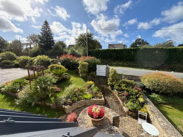 Penty Breton avec dépendance et terrain arboré &carport