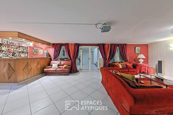 Villa Prestige aux Volumes Spectaculaires en coeur de ville