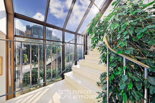 Villa Prestige aux Volumes Spectaculaires en coeur de ville