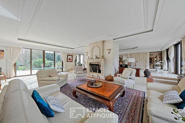 Villa Prestige aux Volumes Spectaculaires en coeur de ville