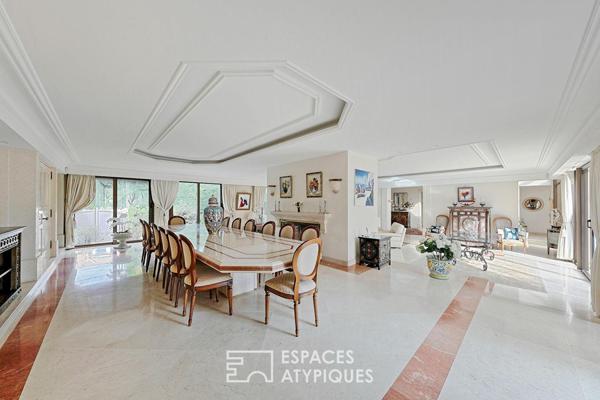 Villa Prestige aux Volumes Spectaculaires en coeur de ville