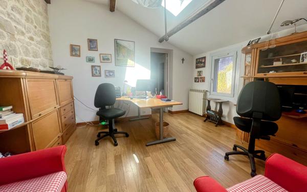 Maison à vendre    10 pièces • 203 m2 Vaux-sur-Seine