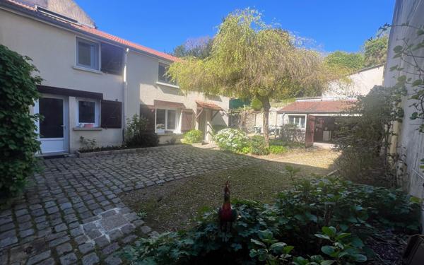 Maison à vendre    10 pièces • 203 m2 Vaux-sur-Seine