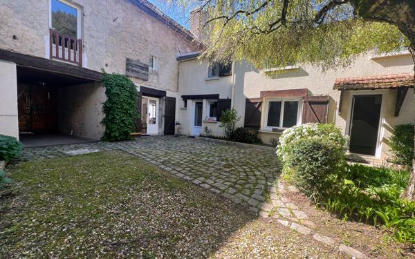 Maison à vendre    10 pièces • 203 m2 Vaux-sur-Seine