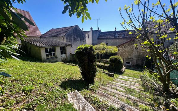Maison à vendre    10 pièces • 203 m2 Vaux-sur-Seine