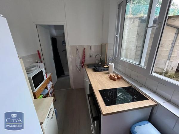 Appartement à louer 2 pièces 26.5m² Saint-Quentin (02100)