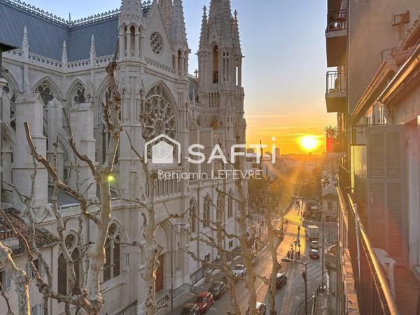 HYPER CENTRE / DERNIER ÉTAGE